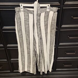 Eci New York Black and White Striped Capris - Size 14
